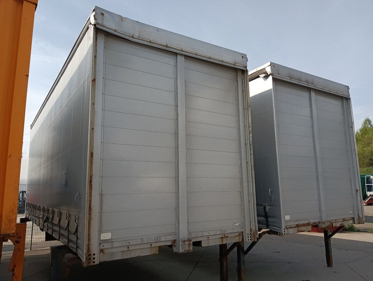 Hofmann 2xWB2205 C745 9/2007 Hubdach,Curtainsider,Edscha Hofmann 2xWB2205 C745 9/2007 Hubdach,Curtainsider,Edscha - Тентованный кузов: фото 2 Hofmann 2xWB2205 C745 9/2007 Hubdach,Curtainsider,Edscha Hofmann 2xWB2205 C745 9/2007 Hubdach,Curtainsider,Edscha - Тентованный кузов: фото 2