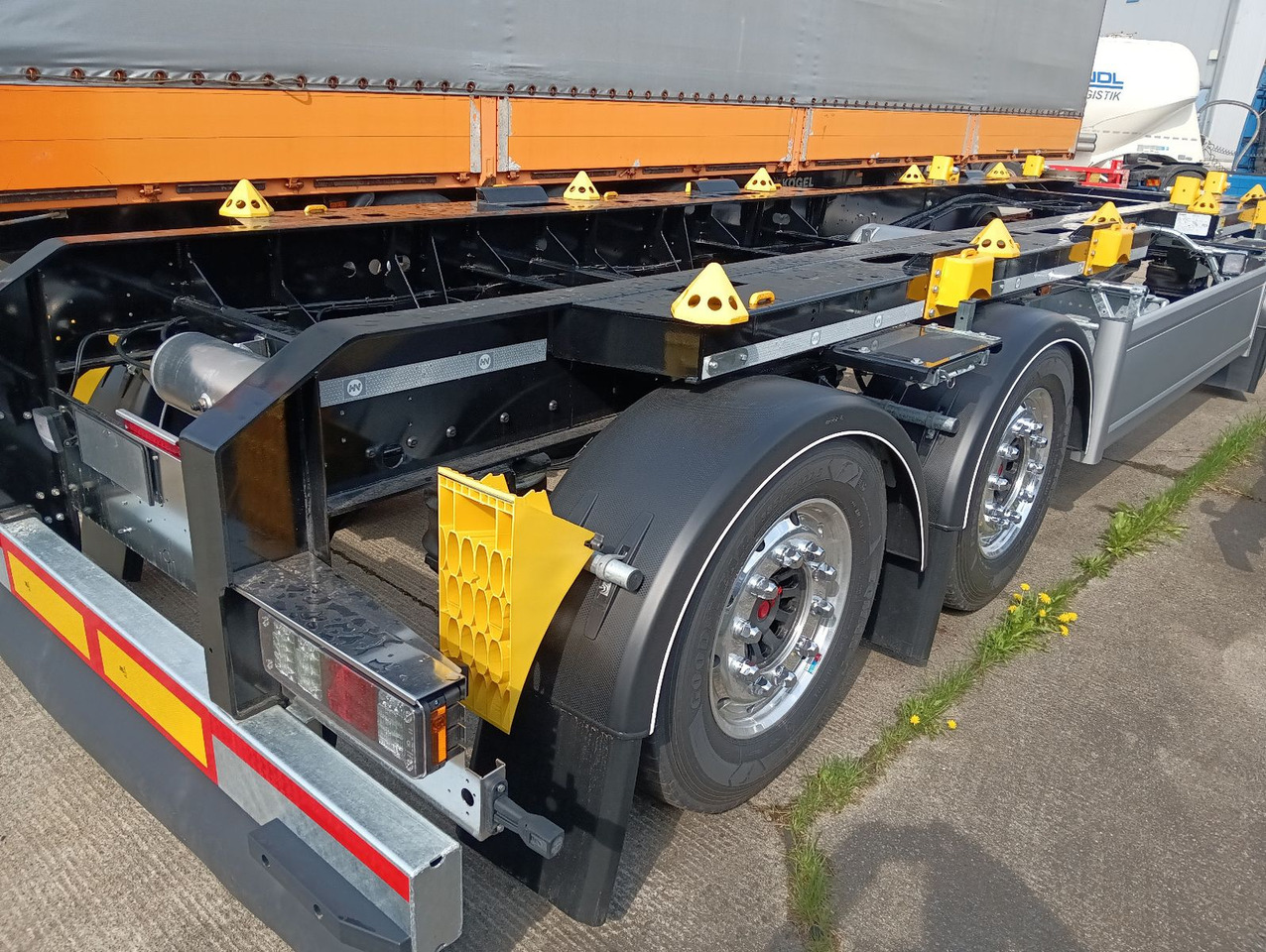Hüffermann 3-A VARIO-CARRIER SAF NEU VERZINKT LiftAlufelgen - Прицеп мультилифт/ Бункеровоз: фото 3 Hüffermann 3-A VARIO-CARRIER SAF NEU VERZINKT LiftAlufelgen - Прицеп мультилифт/ Бункеровоз: фото 3
