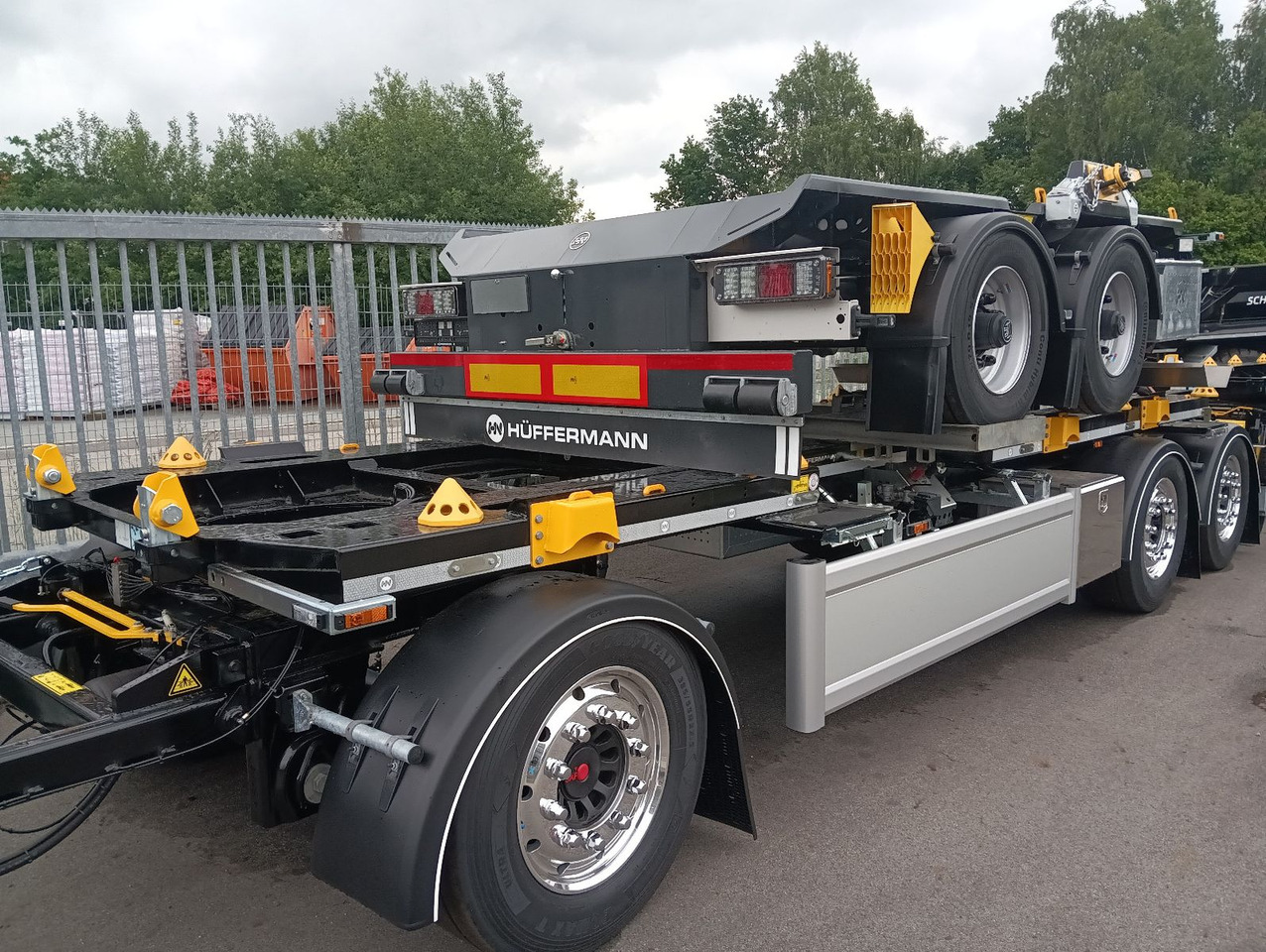 Hüffermann 3-A VARIO-CARRIER SAF NEU VERZINKT LiftAlufelgen - Прицеп мультилифт/ Бункеровоз: фото 1 Hüffermann 3-A VARIO-CARRIER SAF NEU VERZINKT LiftAlufelgen - Прицеп мультилифт/ Бункеровоз: фото 1