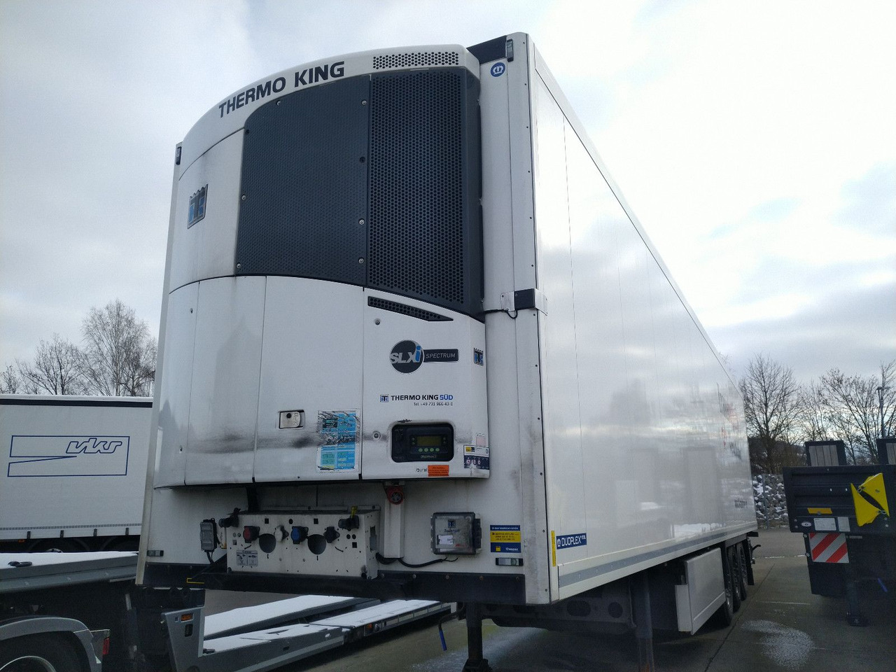 Krone SDR27eL4-MT Blumen BiTemp TK SLXi Double Rolltor - Полуприцеп-фургон: фото 4 Krone SDR27eL4-MT Blumen BiTemp TK SLXi Double Rolltor - Полуприцеп-фургон: фото 4