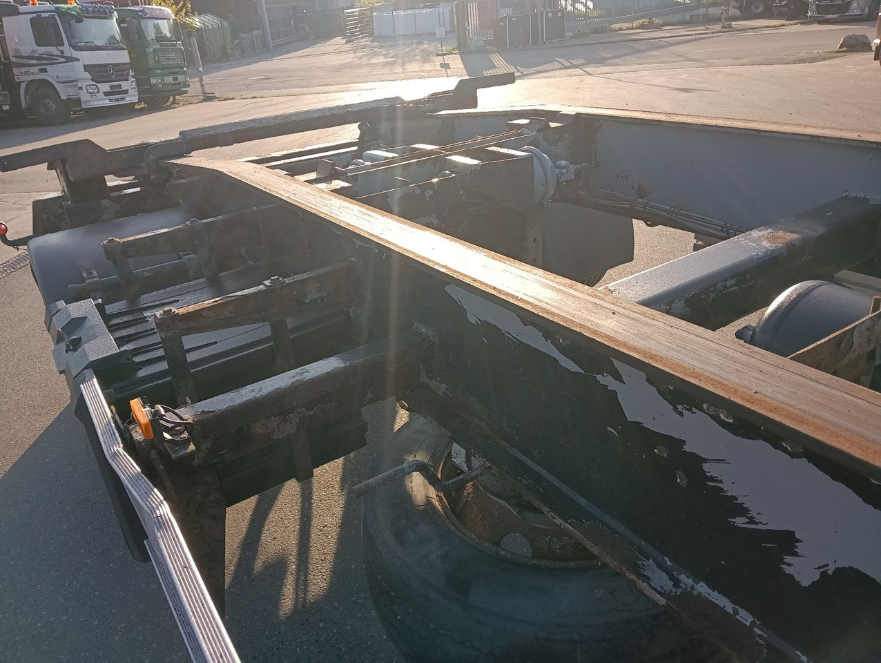 Meiller MEILLER HKM G18 SZL SCHLITTEN BPW Trommel 3,38t - Прицеп мультилифт/ Бункеровоз: фото 3 Meiller MEILLER HKM G18 SZL SCHLITTEN BPW Trommel 3,38t - Прицеп мультилифт/ Бункеровоз: фото 3