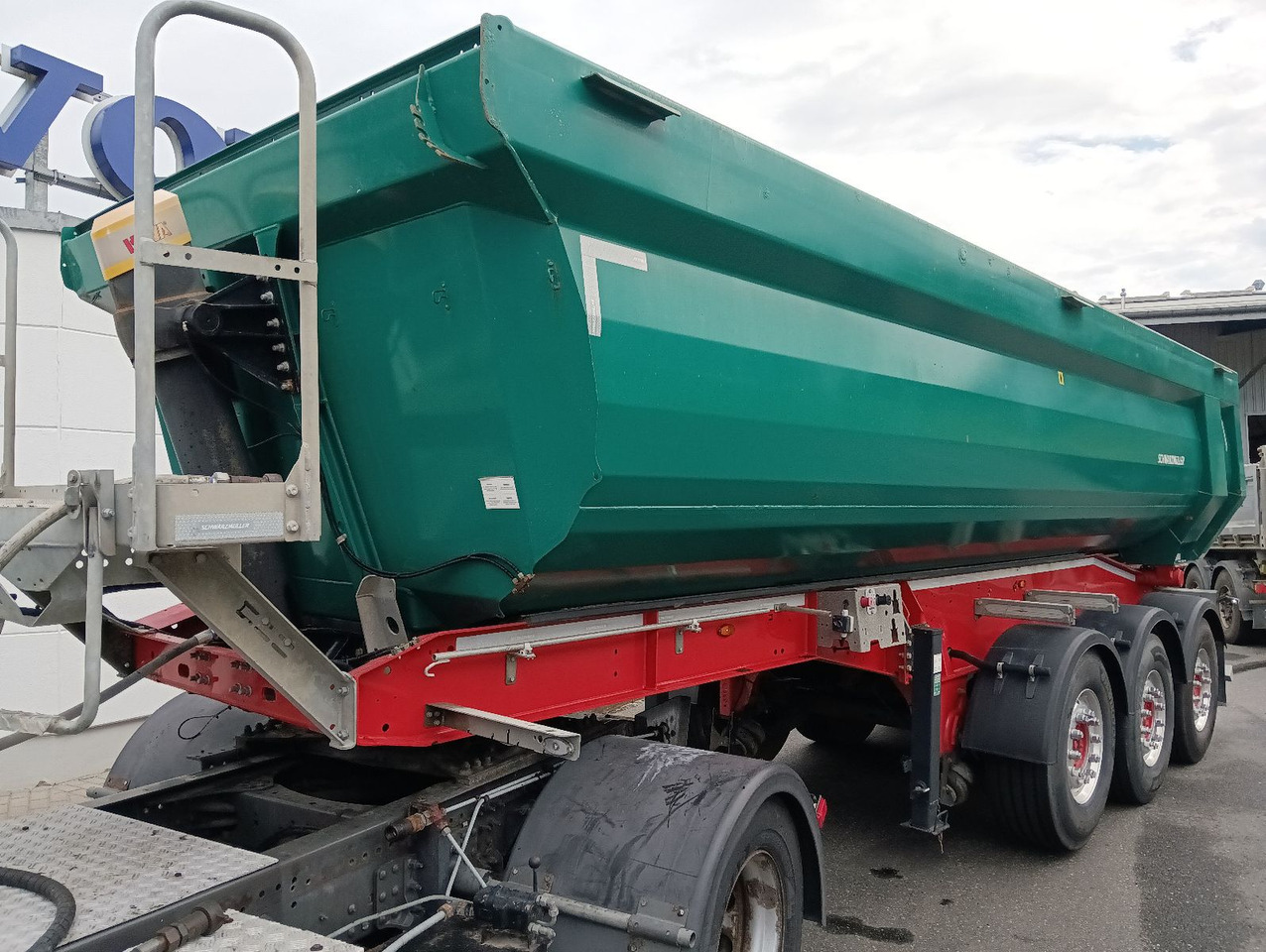 Schwarzmüller 3-A Stahlulde HARDOX ALCOA 25m3 SAF Lift 6180kg - Самосвальный полуприцеп: фото 2 Schwarzmüller 3-A Stahlulde HARDOX ALCOA 25m3 SAF Lift 6180kg - Самосвальный полуприцеп: фото 2