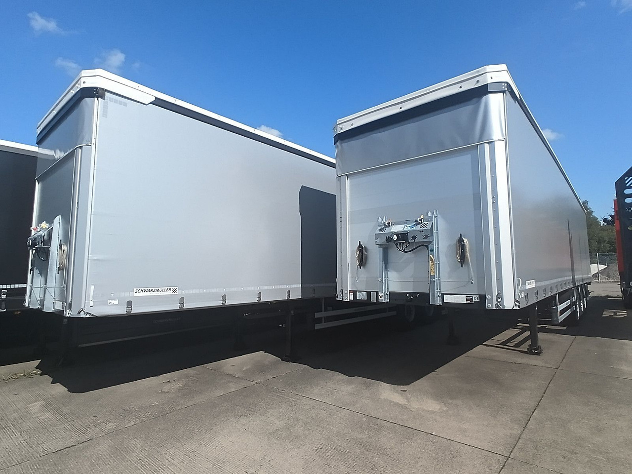Schwarzmüller ASSE STERZANTE, TETTUCIO APRIBILE HUBDACH LENKAC - Тентованный полуприцеп: фото 1 Schwarzmüller ASSE STERZANTE, TETTUCIO APRIBILE HUBDACH LENKAC - Тентованный полуприцеп: фото 1