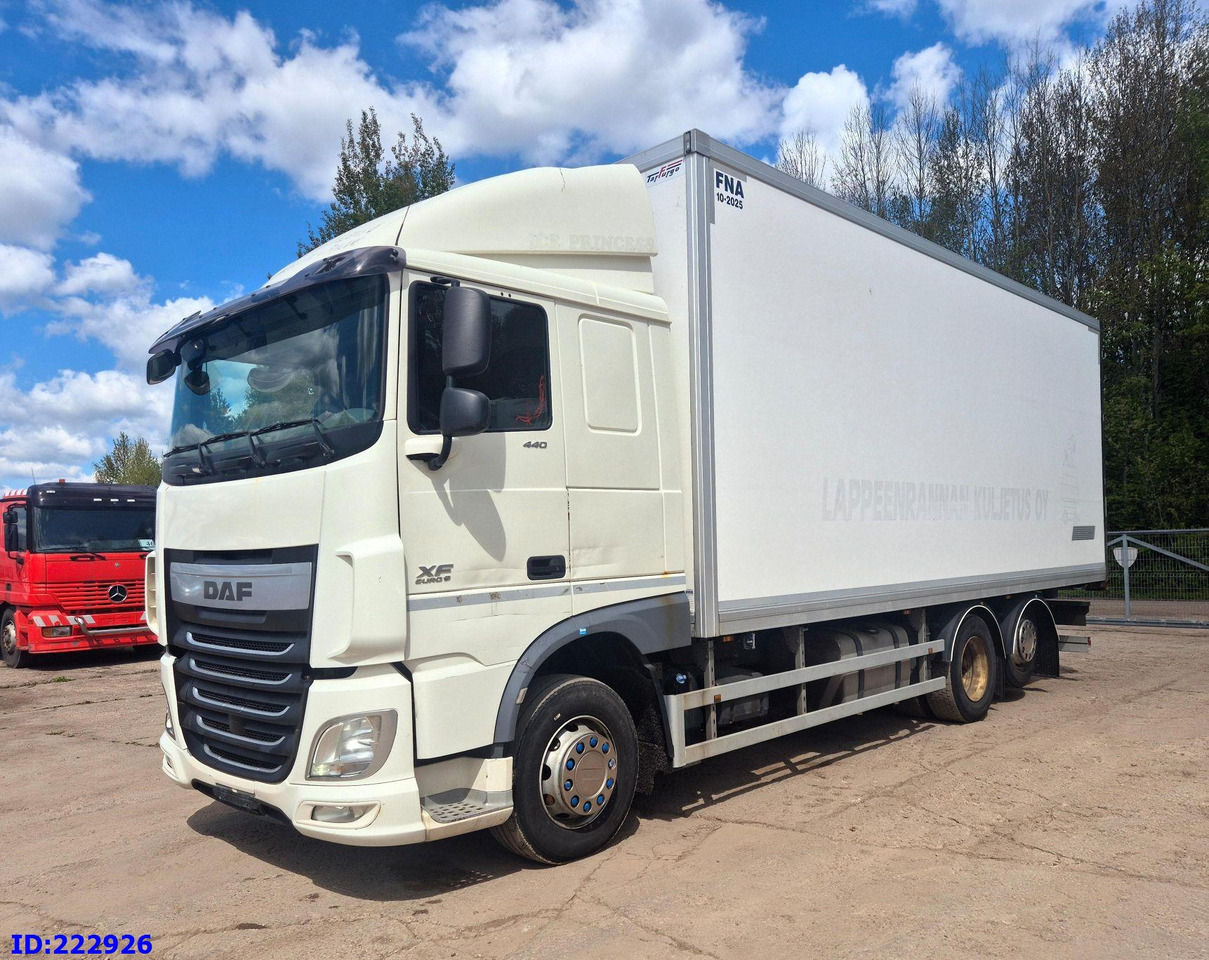 DAF XF 106 440 FAR 6x2 Euro6 - Изотермический грузовик: фото 4 DAF XF 106 440 FAR 6x2 Euro6 - Изотермический грузовик: фото 4