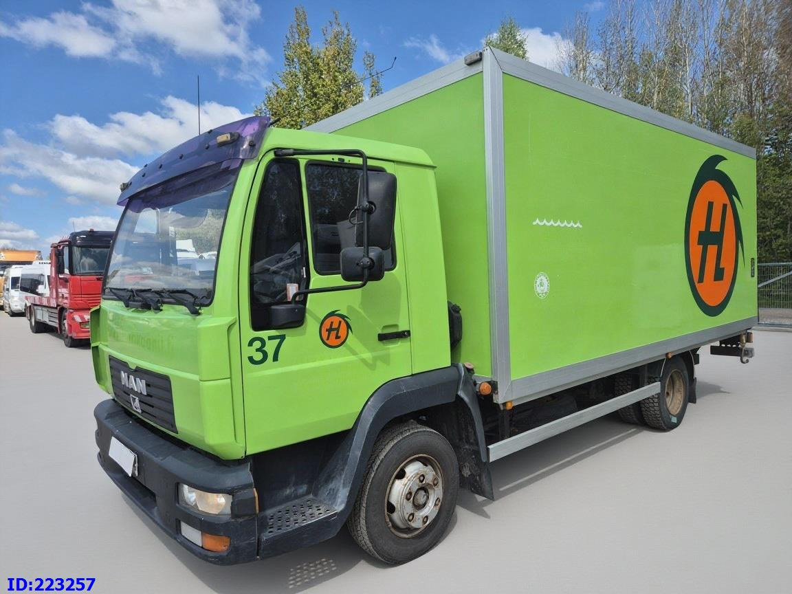MAN LE 8.150 Manual 139tkm ONLY - Грузовик с закрытым кузовом: фото 1 MAN LE 8.150 Manual 139tkm ONLY - Грузовик с закрытым кузовом: фото 1