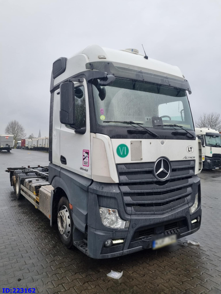 MERCEDES-BENZ Actros 2542 BDF 6x2 Euro6 - Грузовик-шасси: фото 2 MERCEDES-BENZ Actros 2542 BDF 6x2 Euro6 - Грузовик-шасси: фото 2