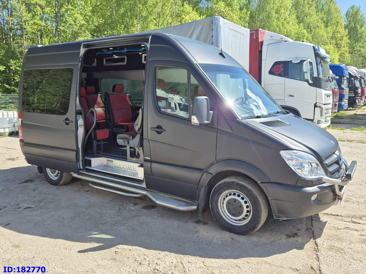 MERCEDES-BENZ Sprinter 319 VIP Euro5 - Туристический автобус: фото 1 MERCEDES-BENZ Sprinter 319 VIP Euro5 - Туристический автобус: фото 1