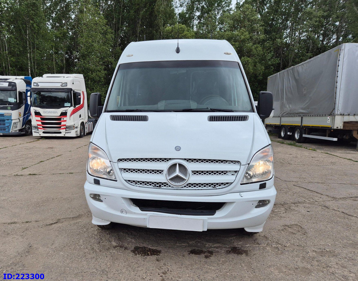MERCEDES-BENZ Sprinter 518 VIP - 17 Seater - Микроавтобус, Пассажирский фургон: фото 2 MERCEDES-BENZ Sprinter 518 VIP - 17 Seater - Микроавтобус, Пассажирский фургон: фото 2