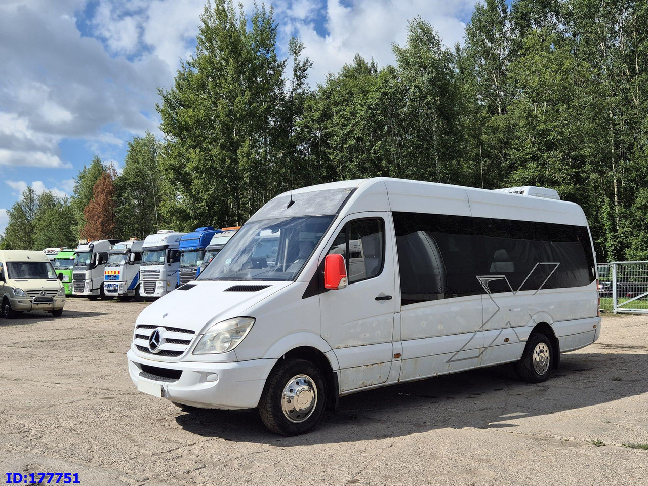 MERCEDES-BENZ Sprinter 518 - VIP - 17-seater - Микроавтобус, Пассажирский фургон: фото 1 MERCEDES-BENZ Sprinter 518 - VIP - 17-seater - Микроавтобус, Пассажирский фургон: фото 1