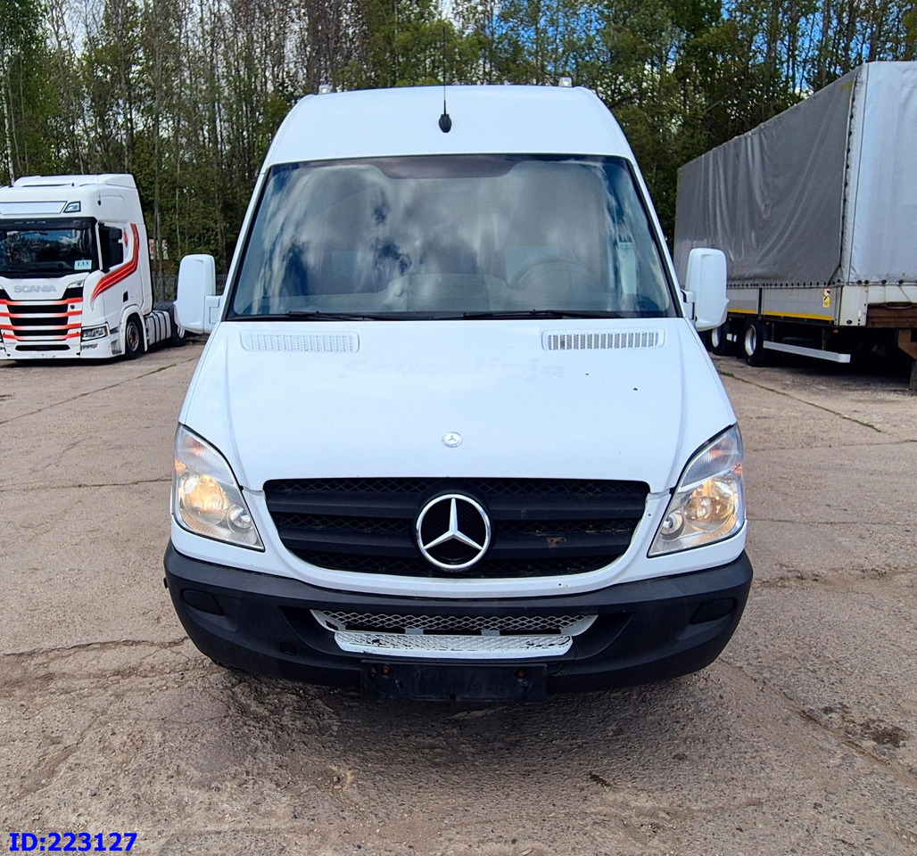 MERCEDES-BENZ Sprinter 518 - VIP -19 Seater - Микроавтобус, Пассажирский фургон: фото 2 MERCEDES-BENZ Sprinter 518 - VIP -19 Seater - Микроавтобус, Пассажирский фургон: фото 2