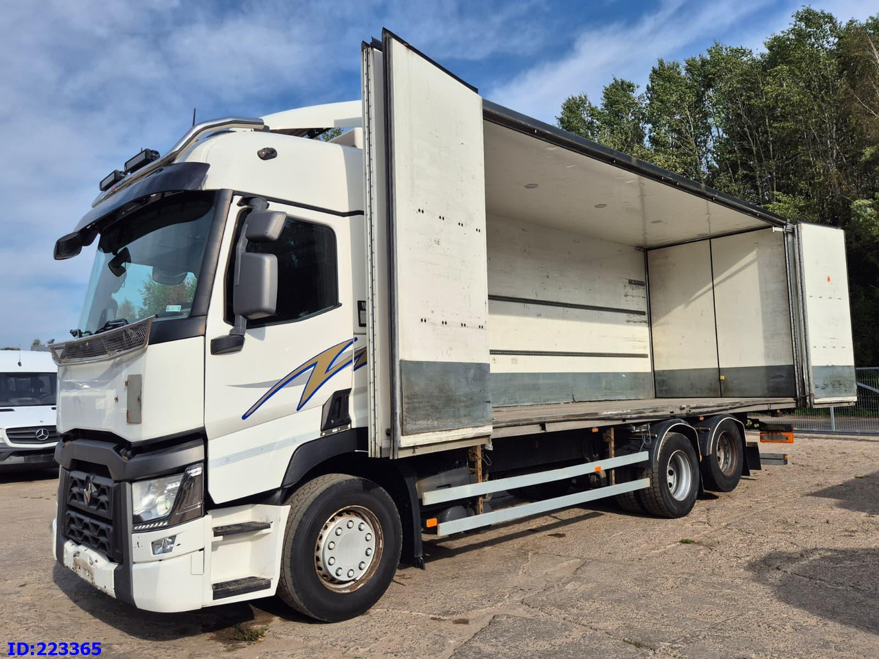 Грузовик с закрытым кузовом RENAULT T520 6x2 Euro 6 (Box 7.82m): фото 14