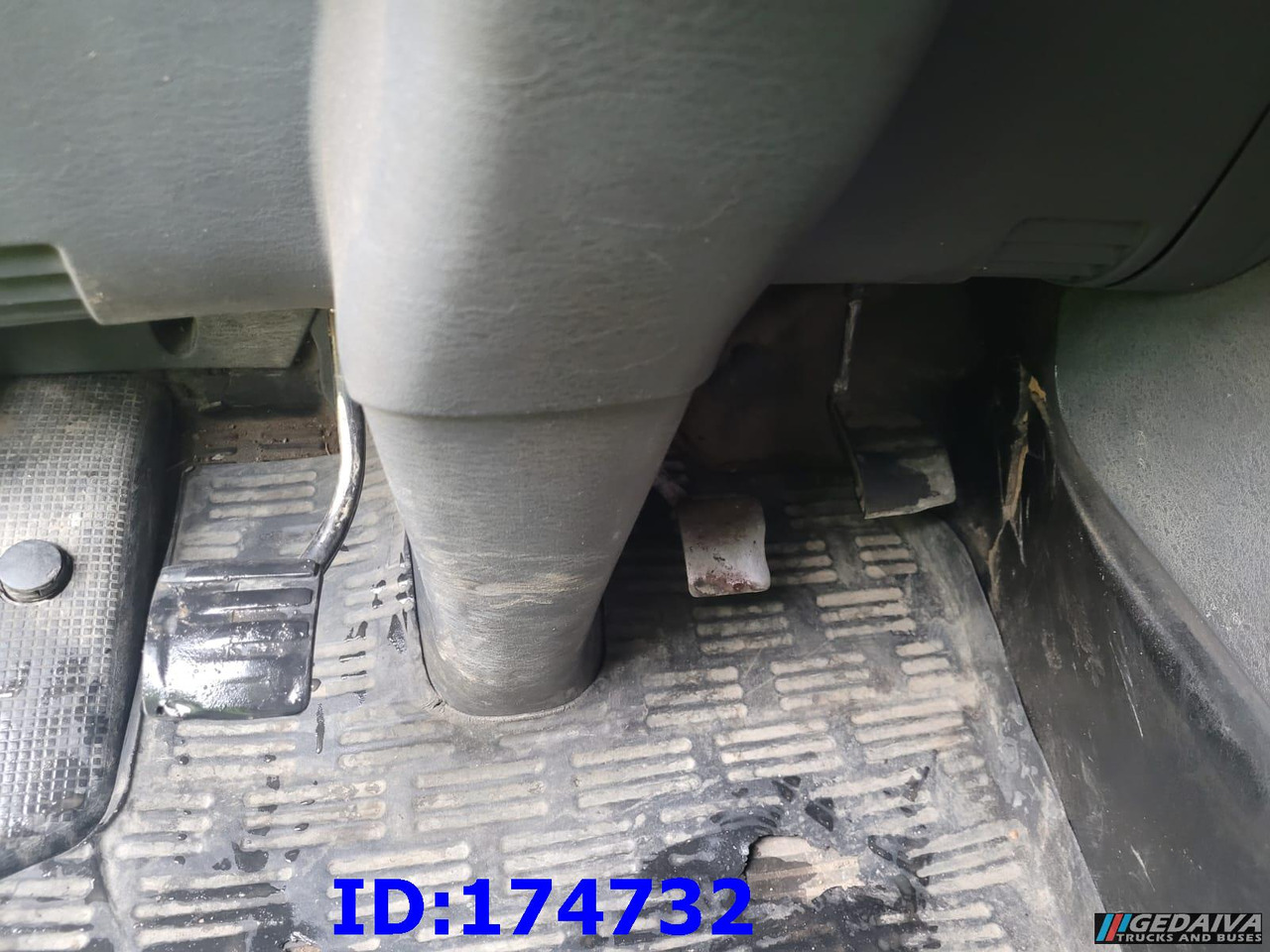 Тросовый мультилифт SCANIA 144 - 6x4 - Full Steel - Big Axles - 3 Pedals: фото 15