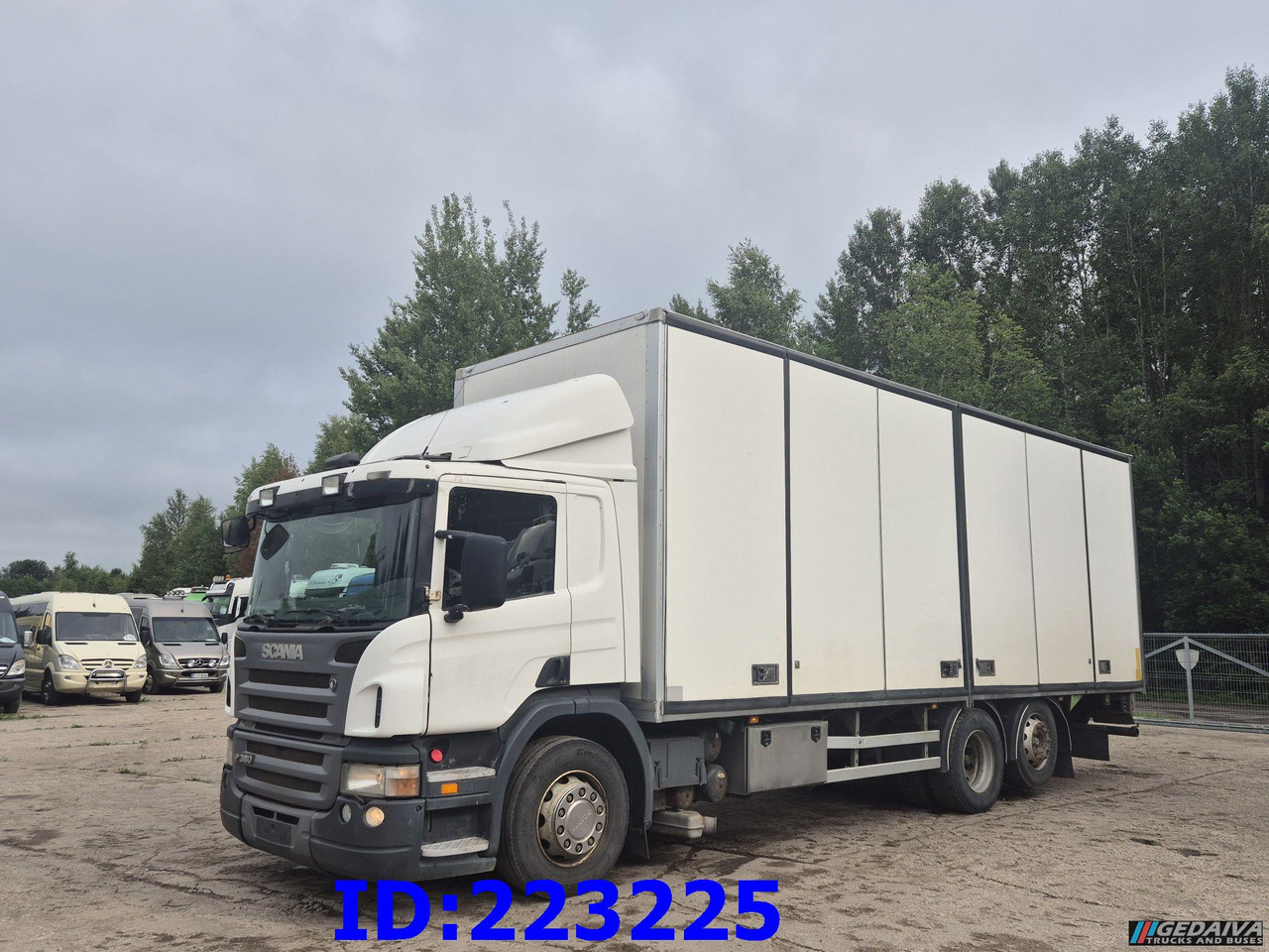 SCANIA P380 6x2 Open side box - Грузовик с закрытым кузовом: фото 1 SCANIA P380 6x2 Open side box - Грузовик с закрытым кузовом: фото 1