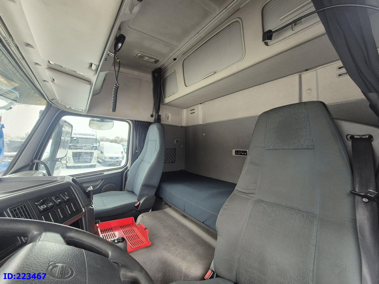 Тягач VOLVO FM11 410HP 6x2 Hydraulic Manual: фото 11 Тягач VOLVO FM11 410HP 6x2 Hydraulic Manual: фото 11