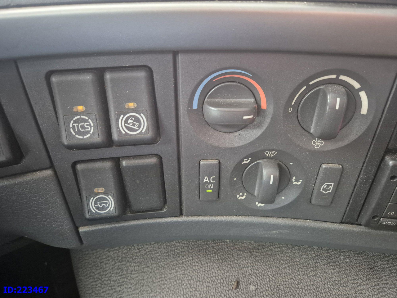 Тягач VOLVO FM11 410HP 6x2 Hydraulic Manual: фото 16 Тягач VOLVO FM11 410HP 6x2 Hydraulic Manual: фото 16