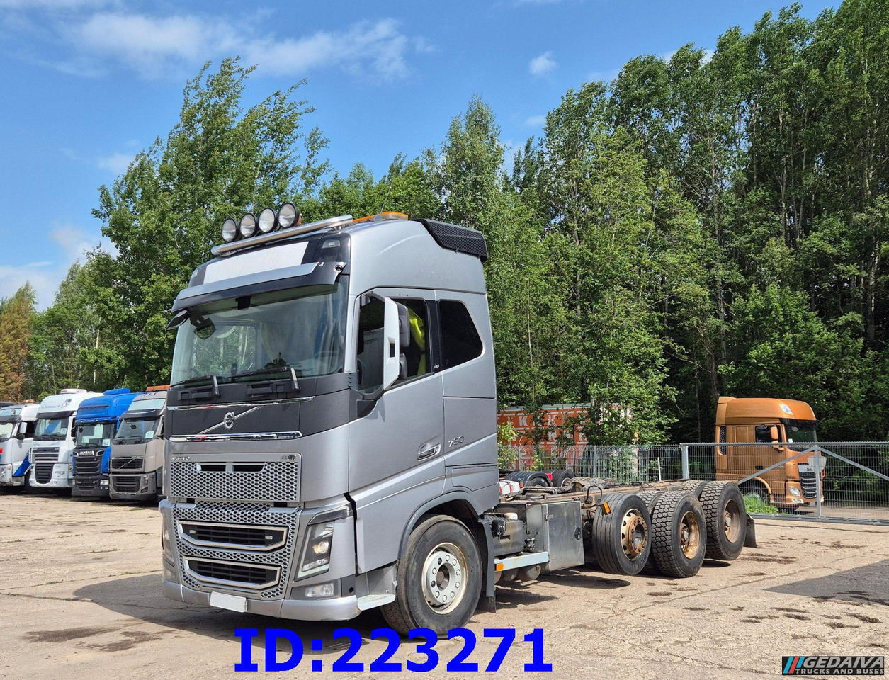 VOLVO FH16 750HP 8x4 (Steering axle / 2 axles lifting) - Лесовоз: фото 1 VOLVO FH16 750HP 8x4 (Steering axle / 2 axles lifting) - Лесовоз: фото 1