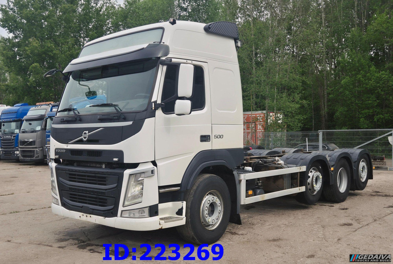 VOLVO FM13 500HP 8x2 (2 steering axels) - Грузовик-шасси: фото 1 VOLVO FM13 500HP 8x2 (2 steering axels) - Грузовик-шасси: фото 1