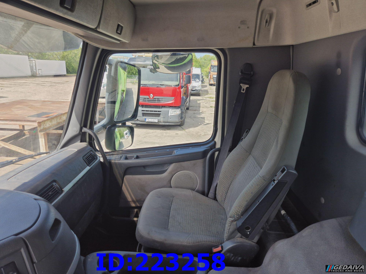 Грузовик бортовой/ Платформа VOLVO FM9 300HP 6x2 + HIAB 144B -3 CL: фото 20