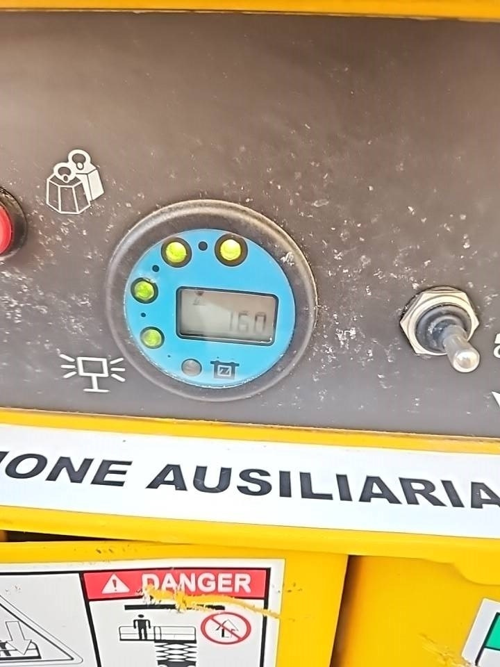 Haulotte Compact 10 N - Ножничный подъемник: фото 4 Haulotte Compact 10 N - Ножничный подъемник: фото 4