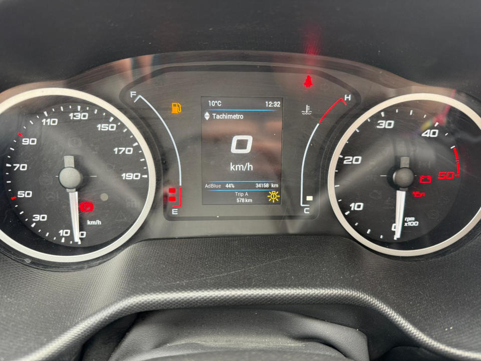 OIL&STEEL 20.10 Plus - Грузовик с подъемником: фото 3 OIL&STEEL 20.10 Plus - Грузовик с подъемником: фото 3