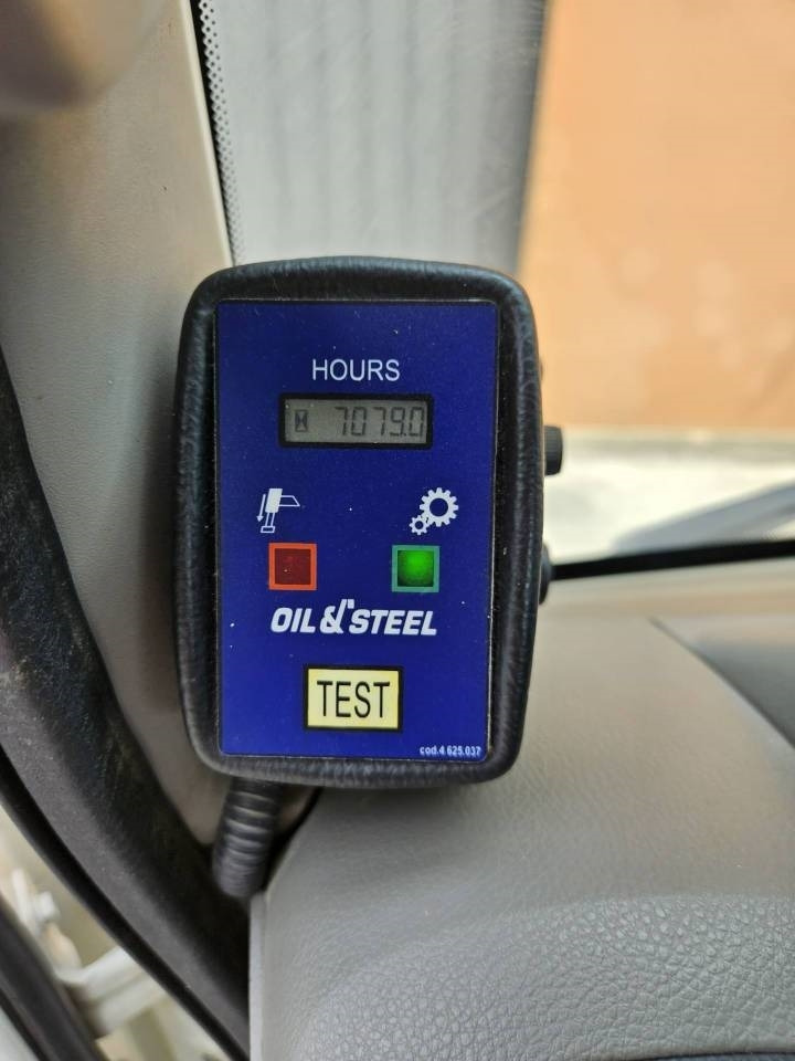 Oil & Steel Snake 21.12 - Грузовик с подъемником: фото 3 Oil & Steel Snake 21.12 - Грузовик с подъемником: фото 3