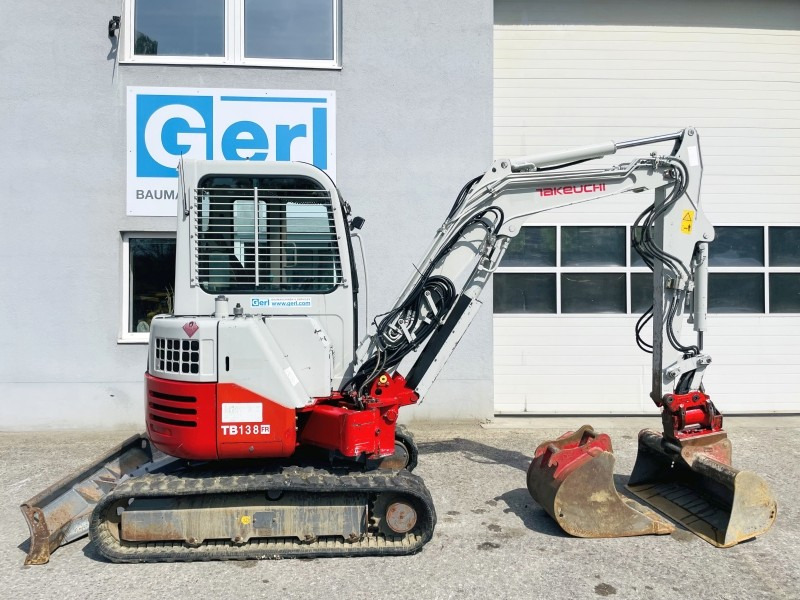 Takeuchi TB138FR (3775) - Мини-экскаватор: фото 2 Takeuchi TB138FR (3775) - Мини-экскаватор: фото 2