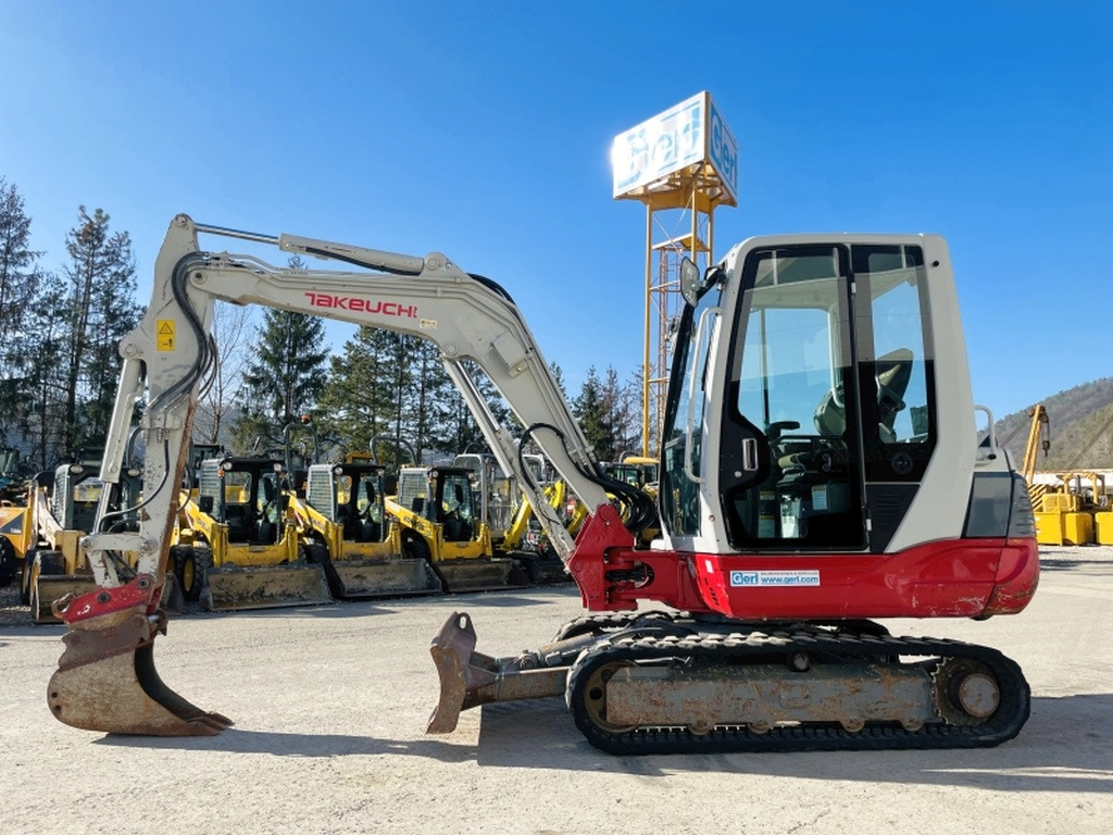 Takeuchi TB235 (3969) - Мини-экскаватор: фото 1 Takeuchi TB235 (3969) - Мини-экскаватор: фото 1
