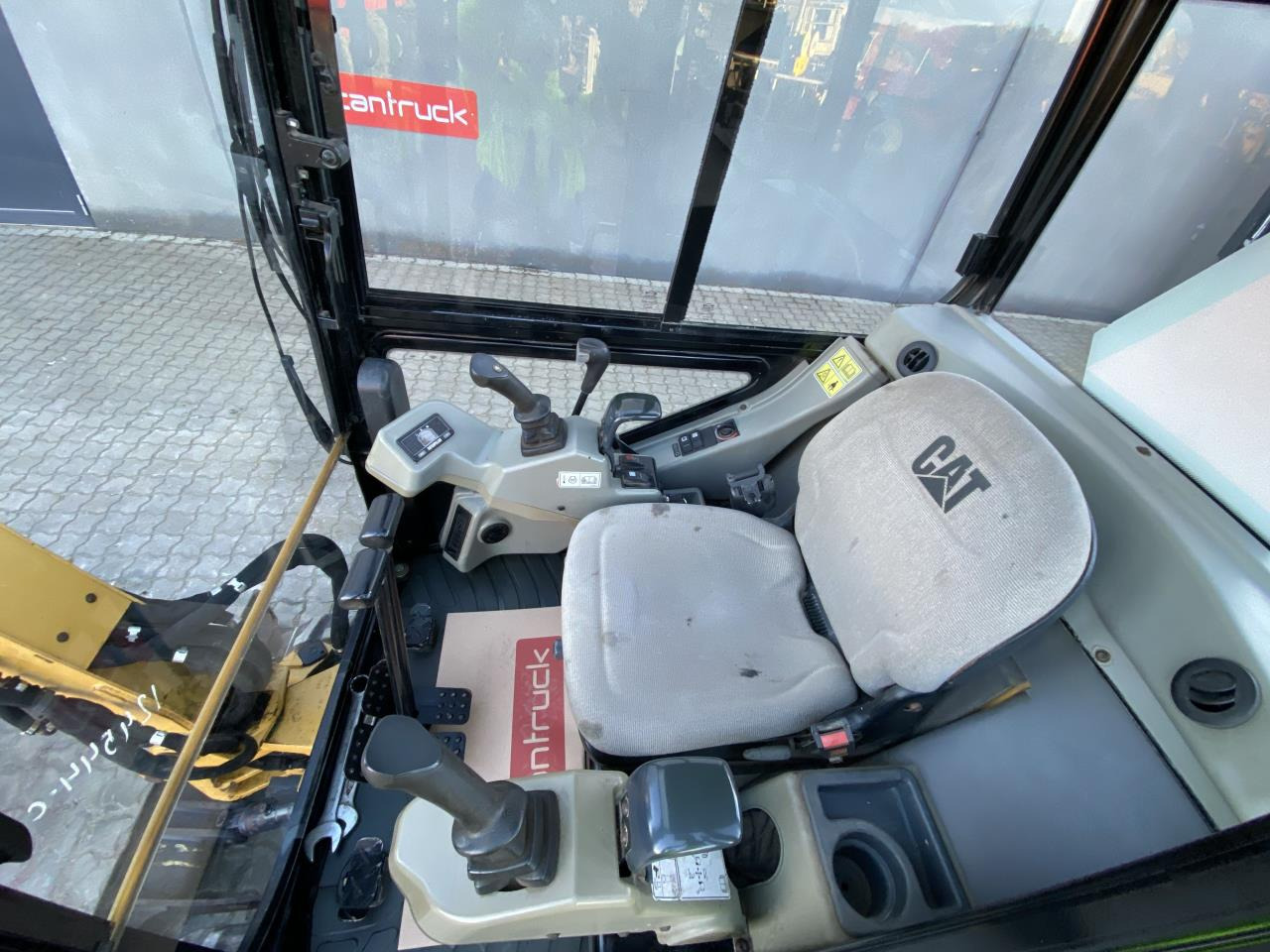 Caterpillar 301.8C - Мини-экскаватор: фото 3 Caterpillar 301.8C - Мини-экскаватор: фото 3