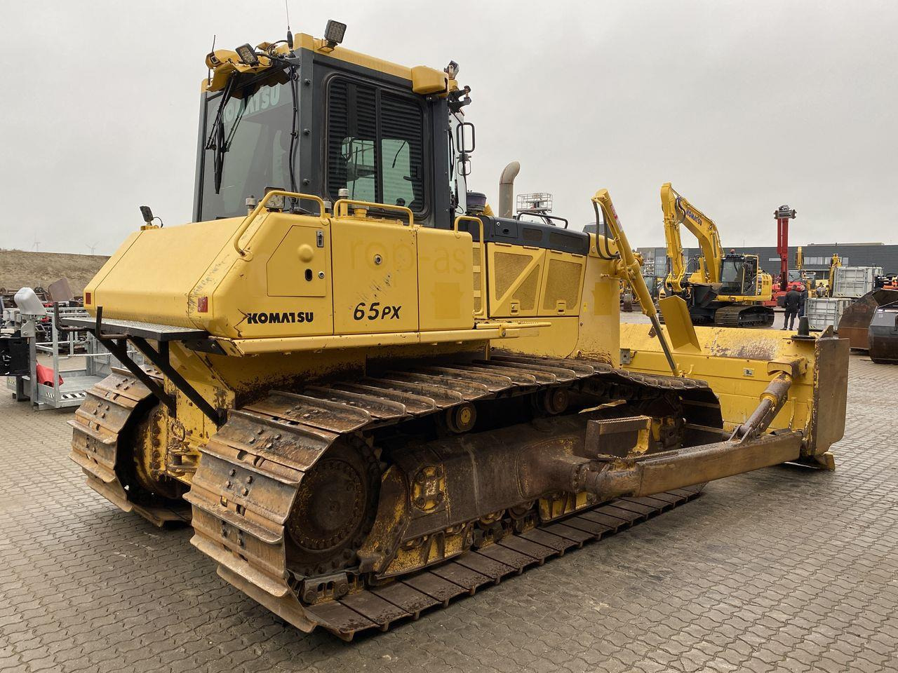 Komatsu D65PX-18 - Бульдозер: фото 4 Komatsu D65PX-18 - Бульдозер: фото 4