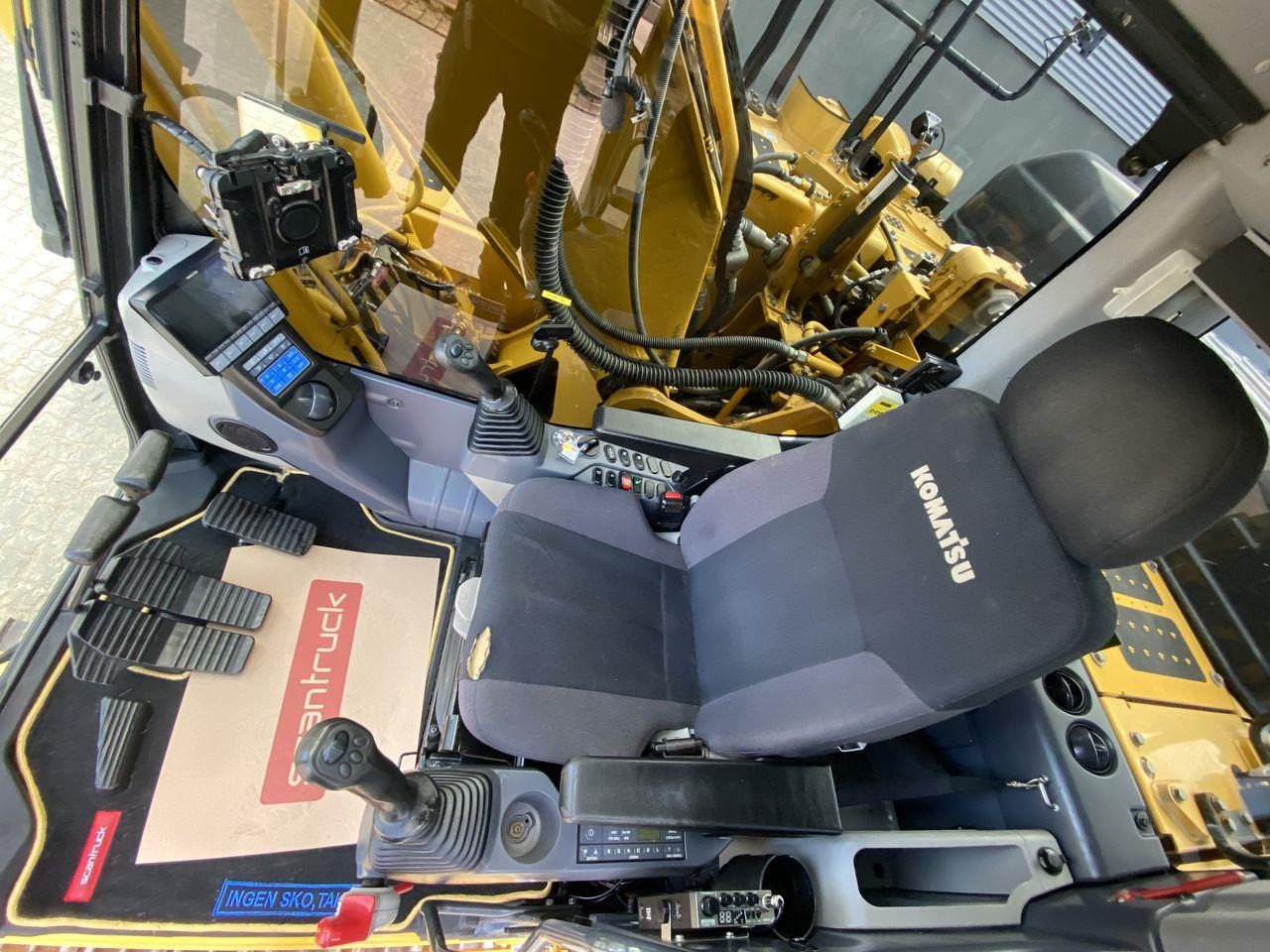 Komatsu PC210LC-11 - Гусеничный экскаватор: фото 3 Komatsu PC210LC-11 - Гусеничный экскаватор: фото 3