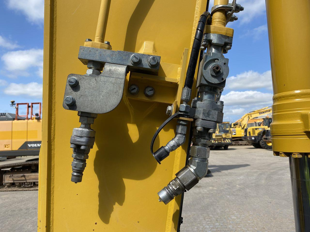 Гусеничный экскаватор Komatsu PC210LC-11: фото 10