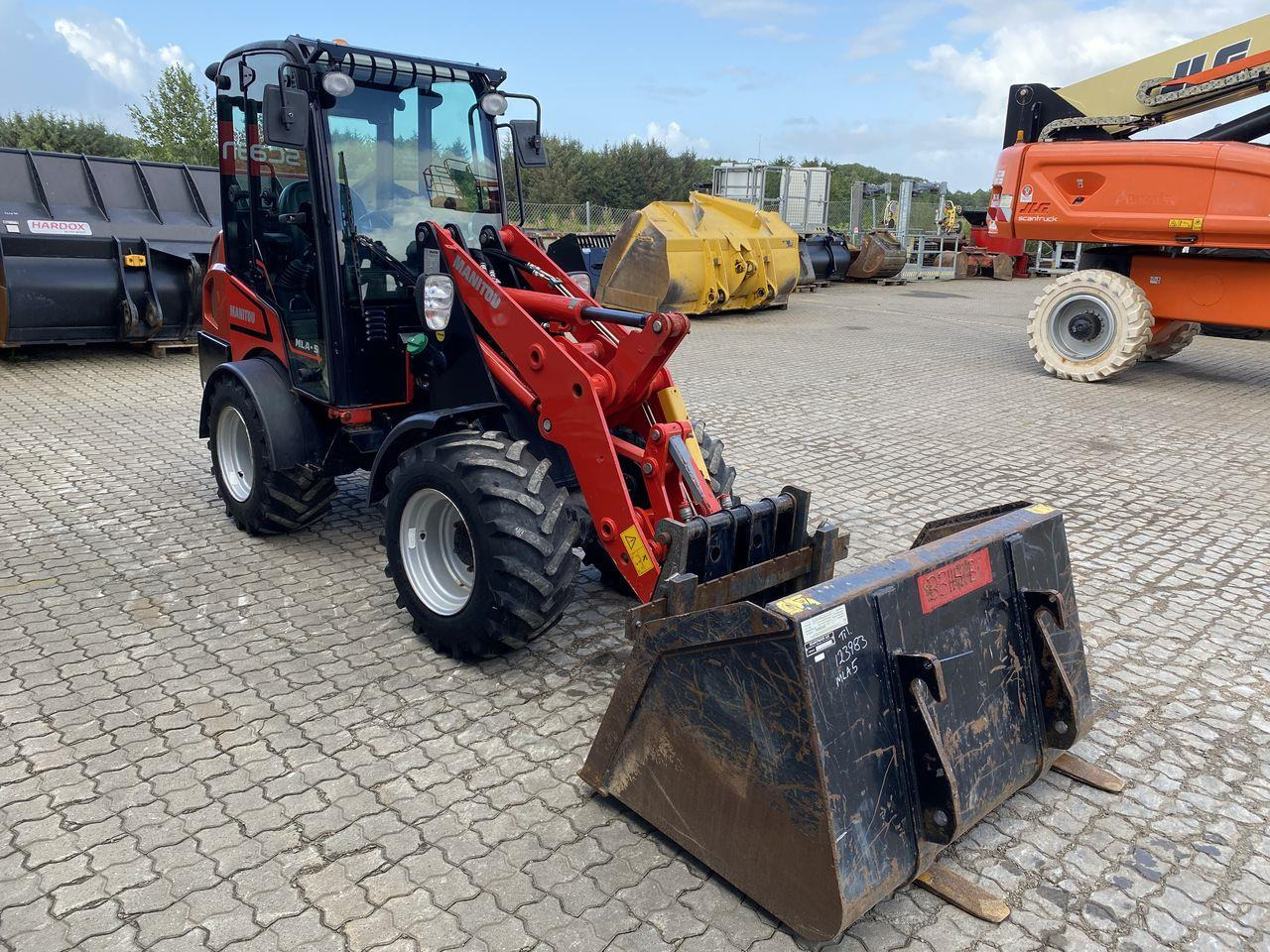 Manitou MLA 5-50H-Z CAB - Компактный фронтальный погрузчик: фото 5 Manitou MLA 5-50H-Z CAB - Компактный фронтальный погрузчик: фото 5