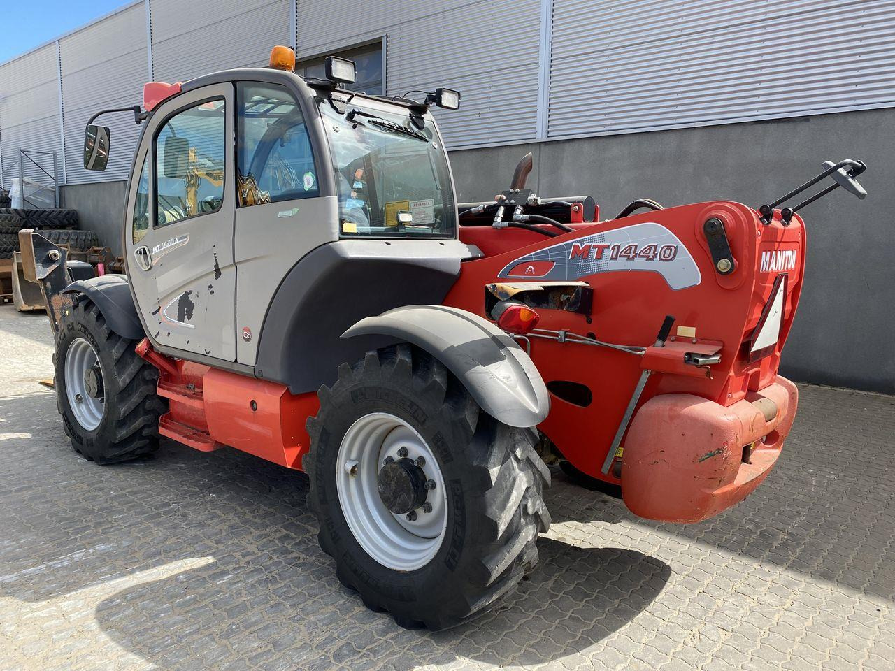 Manitou MT1440A ST3B - Телескопический погрузчик: фото 2 Manitou MT1440A ST3B - Телескопический погрузчик: фото 2
