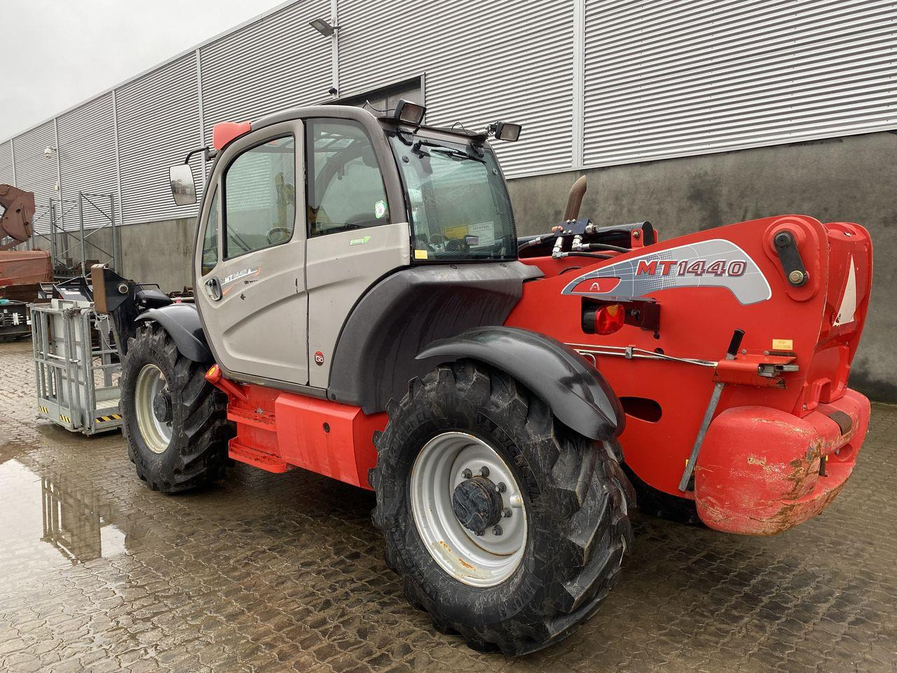 Manitou MT1440A ST3B - Телескопический погрузчик: фото 2 Manitou MT1440A ST3B - Телескопический погрузчик: фото 2