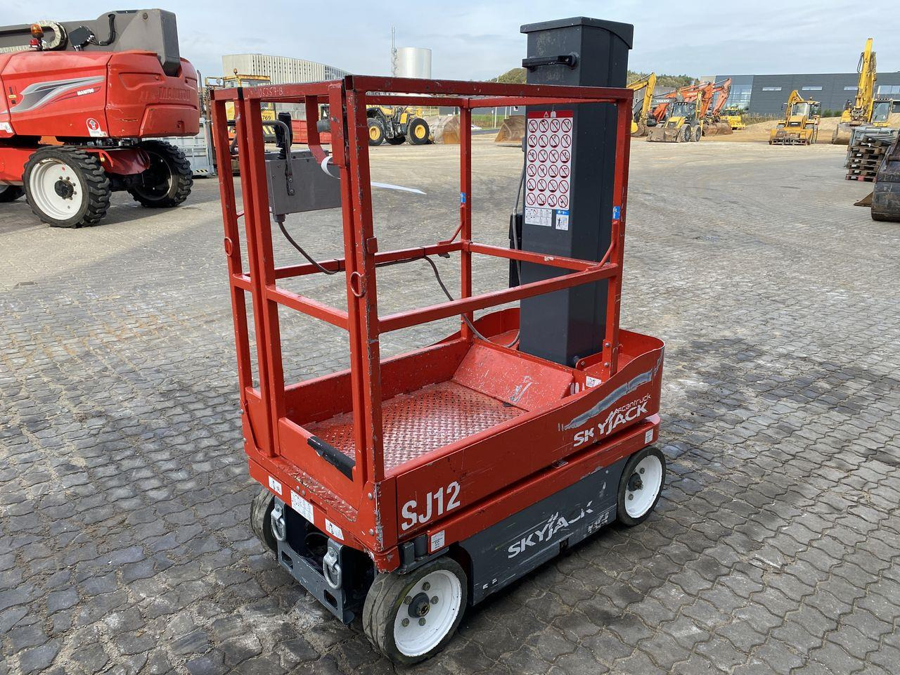 Skyjack SJ12 - Вертикальный мачтовый подъемник: фото 4 Skyjack SJ12 - Вертикальный мачтовый подъемник: фото 4