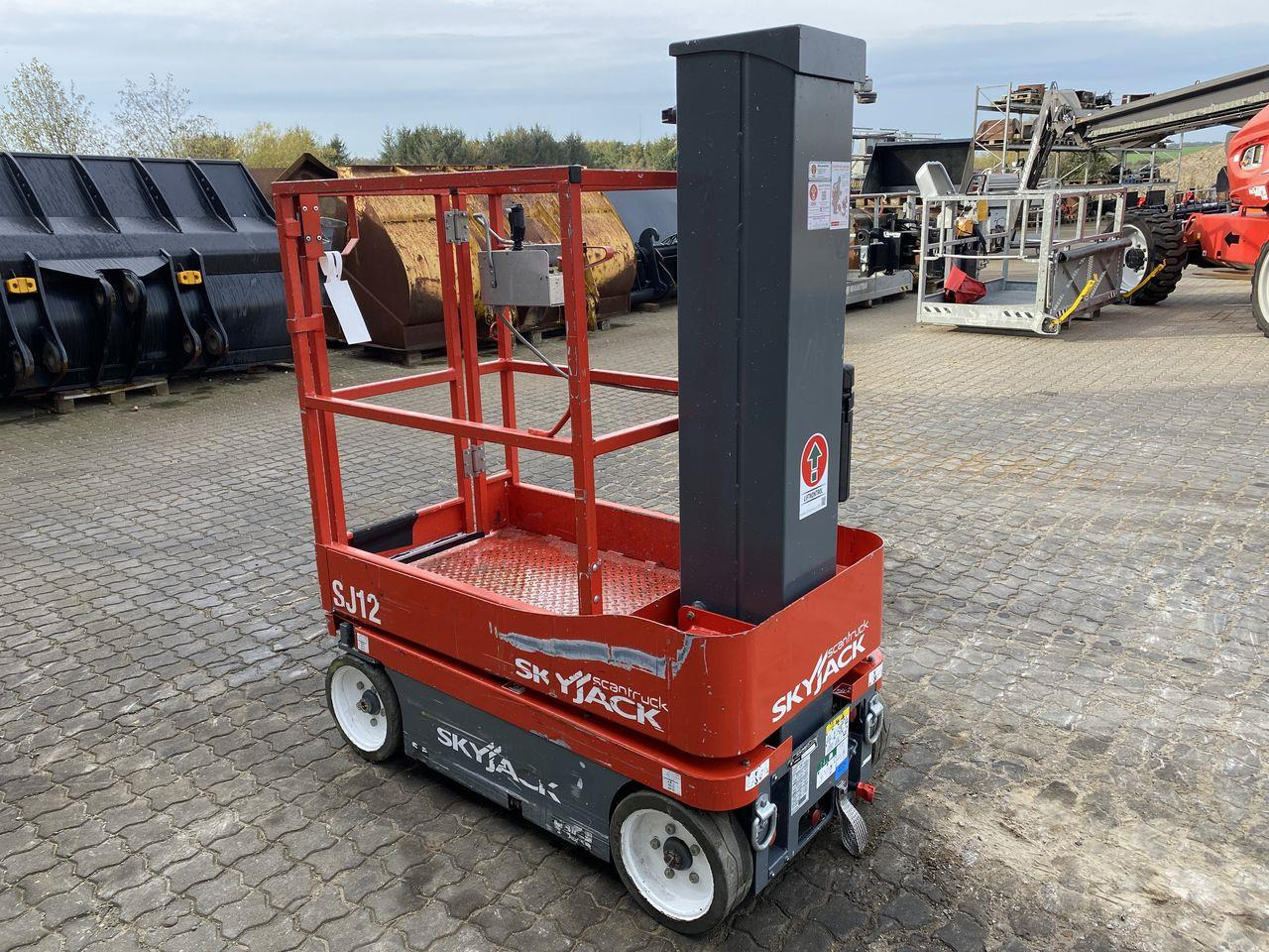 Skyjack SJ12 - Вертикальный мачтовый подъемник: фото 5 Skyjack SJ12 - Вертикальный мачтовый подъемник: фото 5