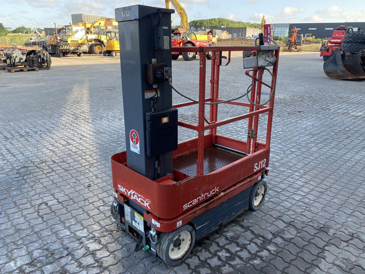 Skyjack SJ12 - Вертикальный мачтовый подъемник: фото 4 Skyjack SJ12 - Вертикальный мачтовый подъемник: фото 4