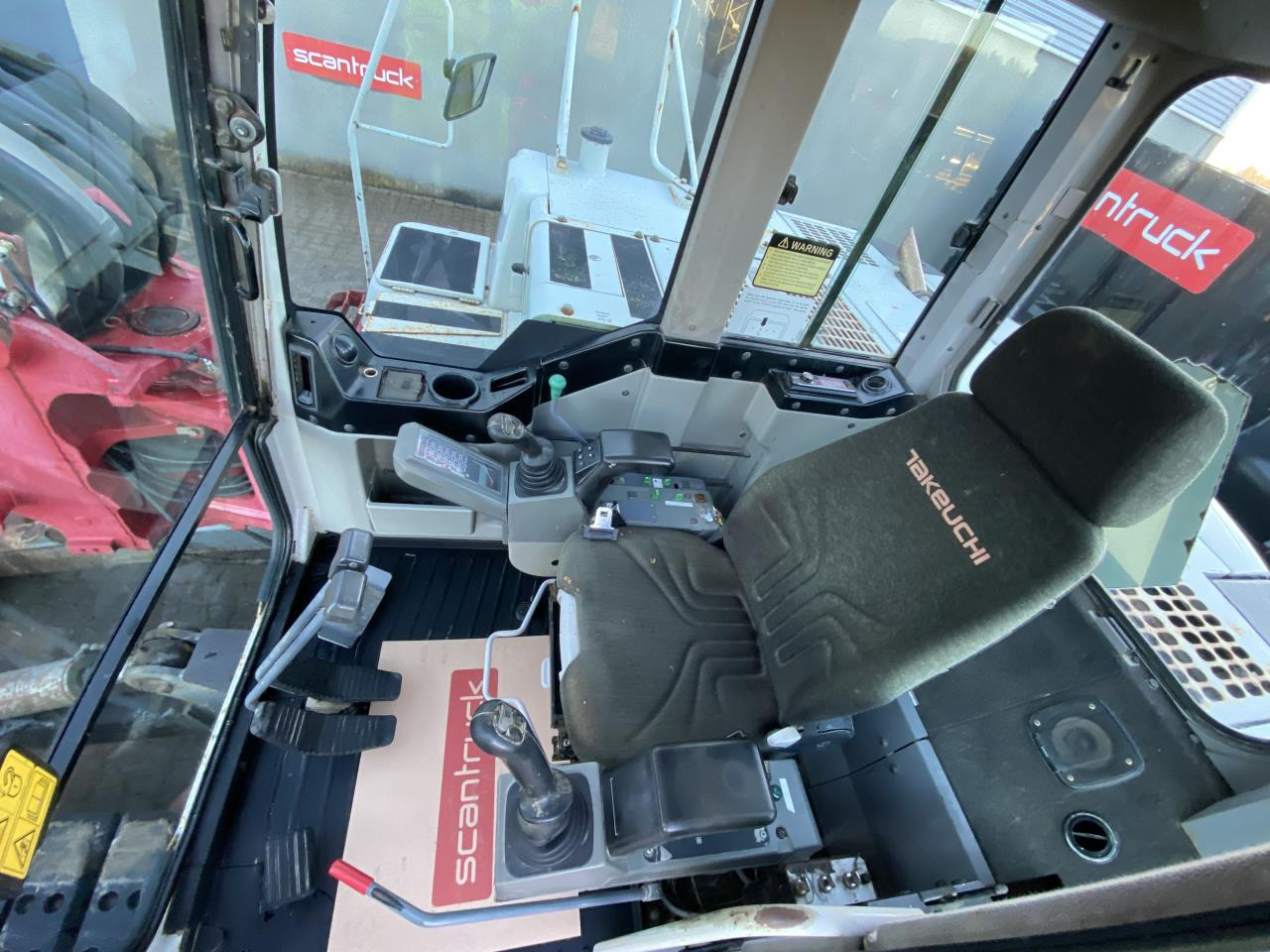 Takeuchi TB1140 - Гусеничный экскаватор: фото 3 Takeuchi TB1140 - Гусеничный экскаватор: фото 3