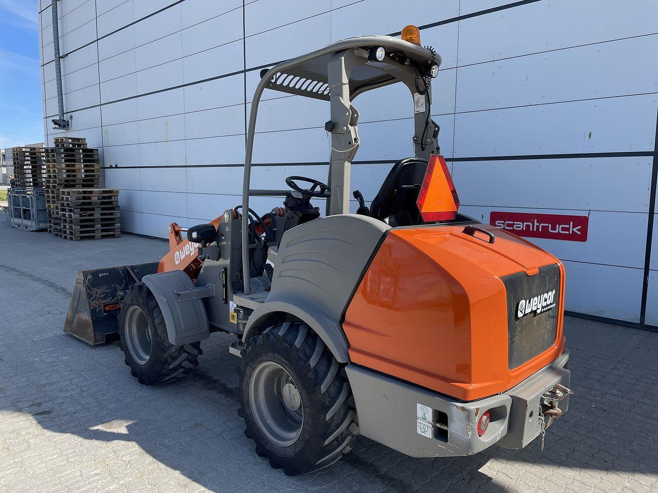 Weycor AR380 Agrar - Компактный фронтальный погрузчик: фото 2 Weycor AR380 Agrar - Компактный фронтальный погрузчик: фото 2