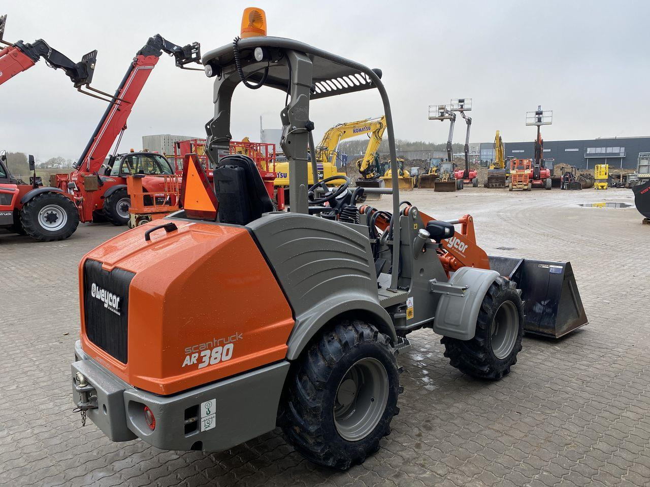Weycor AR380 Agrar - Компактный фронтальный погрузчик: фото 4 Weycor AR380 Agrar - Компактный фронтальный погрузчик: фото 4