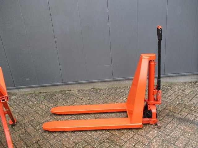 BT HL 1000 - Штабелер: фото 2 BT HL 1000 - Штабелер: фото 2