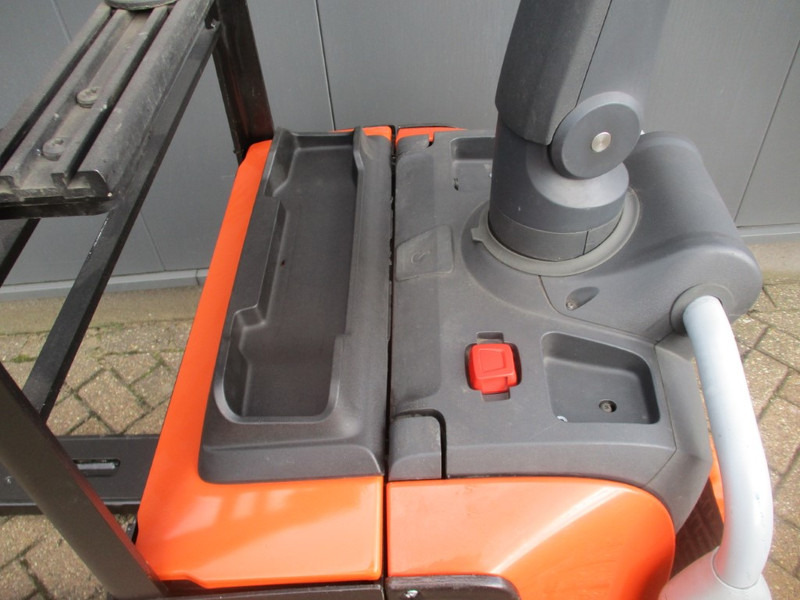 Toyota LPE 200 - Тележка: фото 3 Toyota LPE 200 - Тележка: фото 3