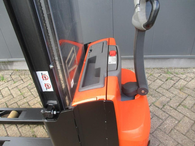 Toyota SWE 100 - Штабелер: фото 5 Toyota SWE 100 - Штабелер: фото 5