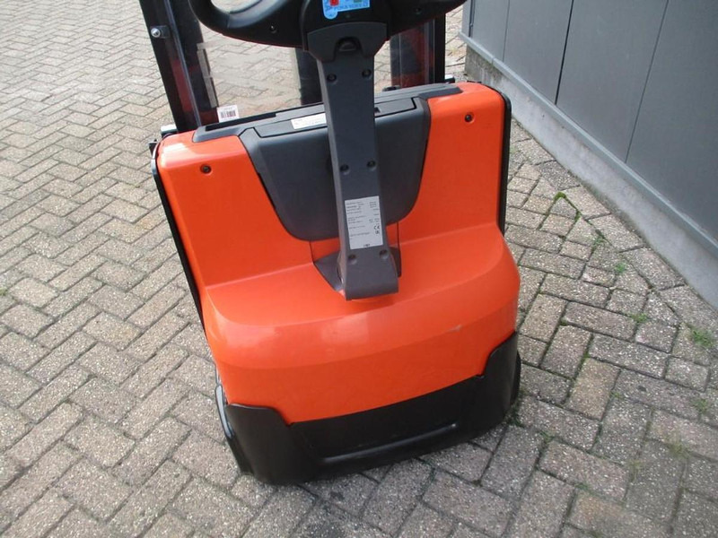 Toyota SWE 100 - Штабелер: фото 4 Toyota SWE 100 - Штабелер: фото 4