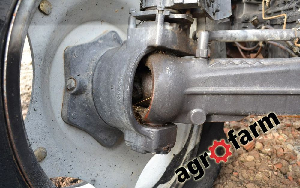 MCCormick części GMAX 125 135 skrzynia silnik most oś kabina piasta wał głowica blok obudowa - Коробка передач для Сельскохозяйственной техники: фото 4 MCCormick części GMAX 125 135 skrzynia silnik most oś kabina piasta wał głowica blok obudowa - Коробка передач для Сельскохозяйственной техники: фото 4