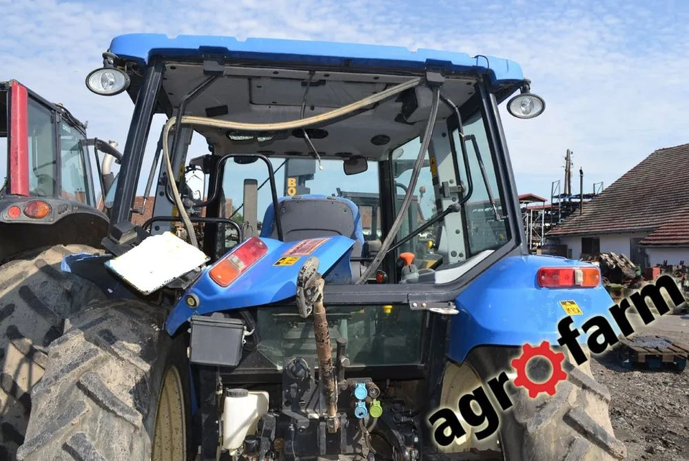 New Holland T5050 skrzynia silnik most obudowa piasta blok zawór - Коробка передач для Сельскохозяйственной техники: фото 1 New Holland T5050 skrzynia silnik most obudowa piasta blok zawór - Коробка передач для Сельскохозяйственной техники: фото 1
