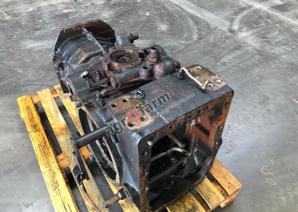 TYLNY MOST JOHN DEERE 6400 L115878 - Трансмиссия: фото 4 TYLNY MOST JOHN DEERE 6400 L115878 - Трансмиссия: фото 4