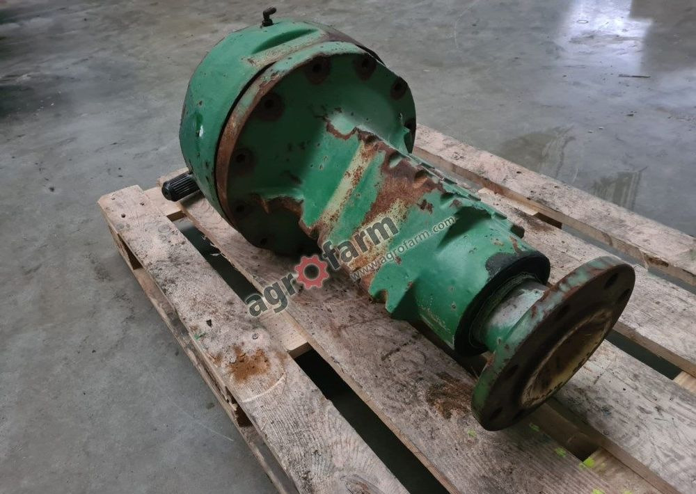ZWOLNICA RH L33326 JOHN DEERE 3140 3040 3130 - Коробка передач для Сельскохозяйственной техники: фото 2 ZWOLNICA RH L33326 JOHN DEERE 3140 3040 3130 - Коробка передач для Сельскохозяйственной техники: фото 2