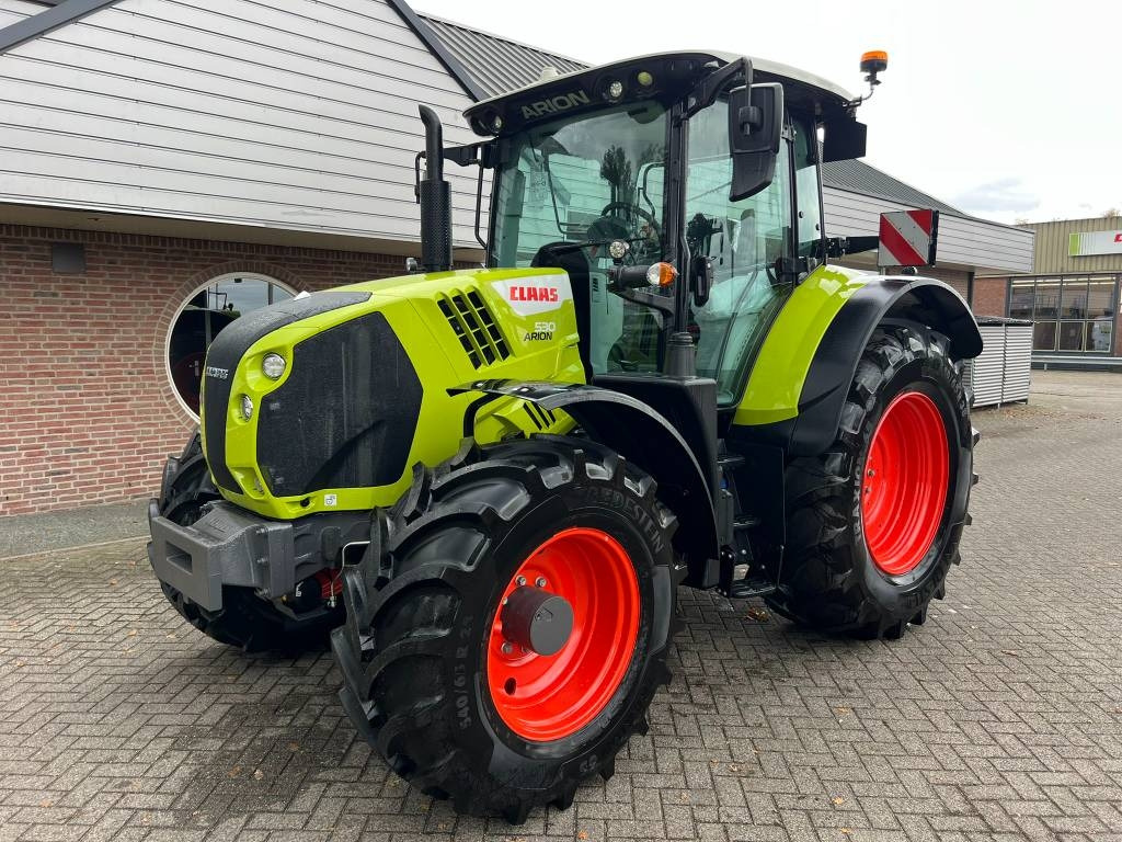 Claas Arion 530 CIS+ - Трактор: фото 1 Claas Arion 530 CIS+ - Трактор: фото 1