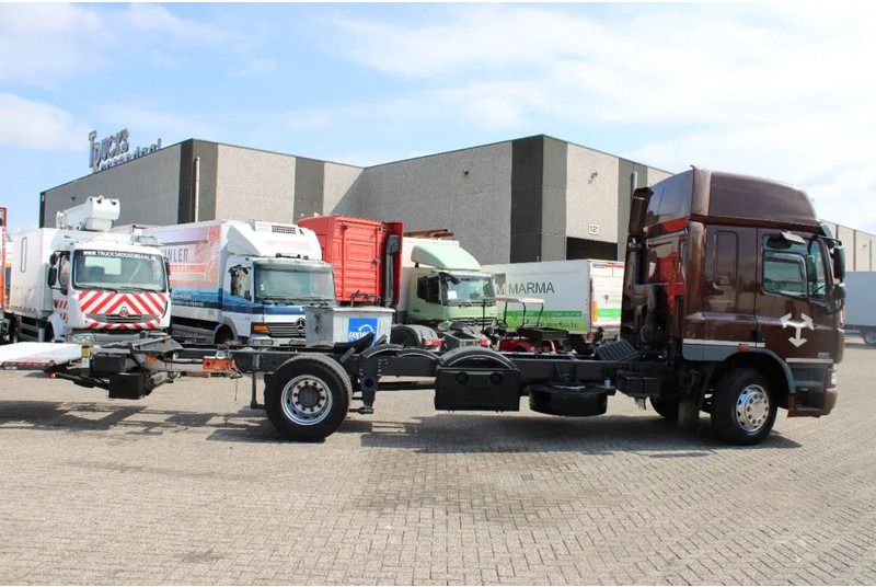DAF CF 65 220 + lift + euro 5 - Грузовик-шасси: фото 3 DAF CF 65 220 + lift + euro 5 - Грузовик-шасси: фото 3
